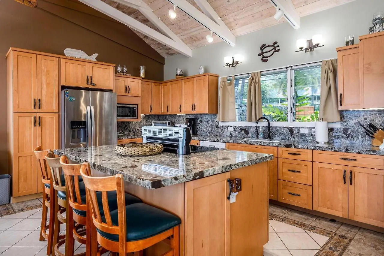 קאילואה-קונה Hokuea Hale Oceanfront Private Home With Hot Tub בית נופש